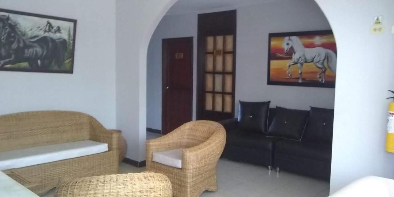 Hotel Portal Real Inírida Exterior photo